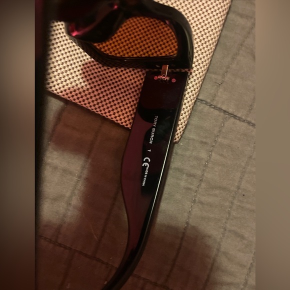 Tory Burch sunglasses tortoise shell brown lenses able to pop colors really good - Picture 5 of 10